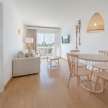 Club Simo カラ・ミラー