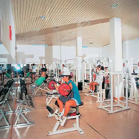 Club Simo アパートホテル カラ・ミラー